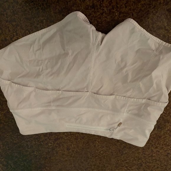 Lululemon white speed up sizes 4 shorts 2.5 - Picture 4 of 4
